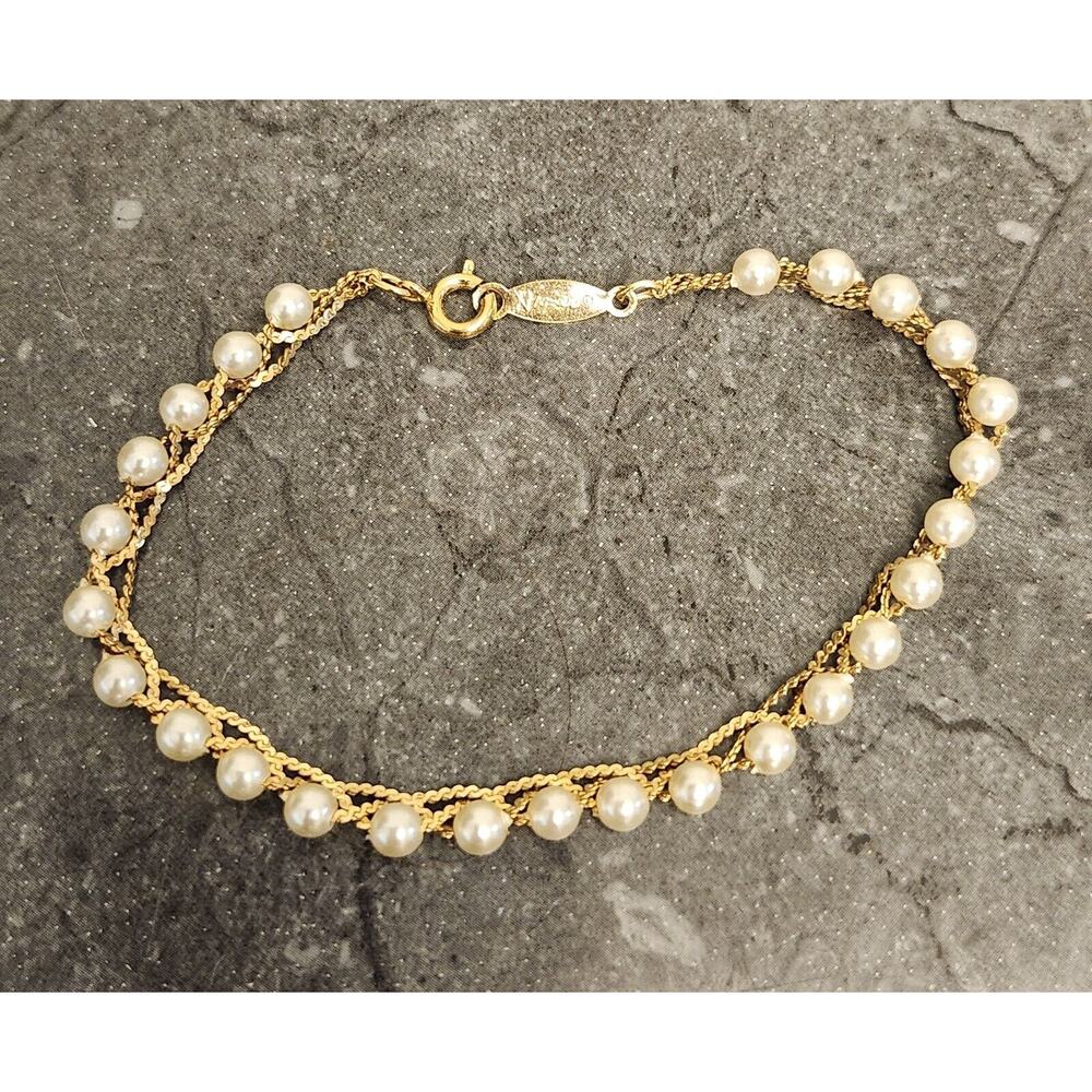 Napier Dainty Pearl and Scalloped Chain‎ Bracelet